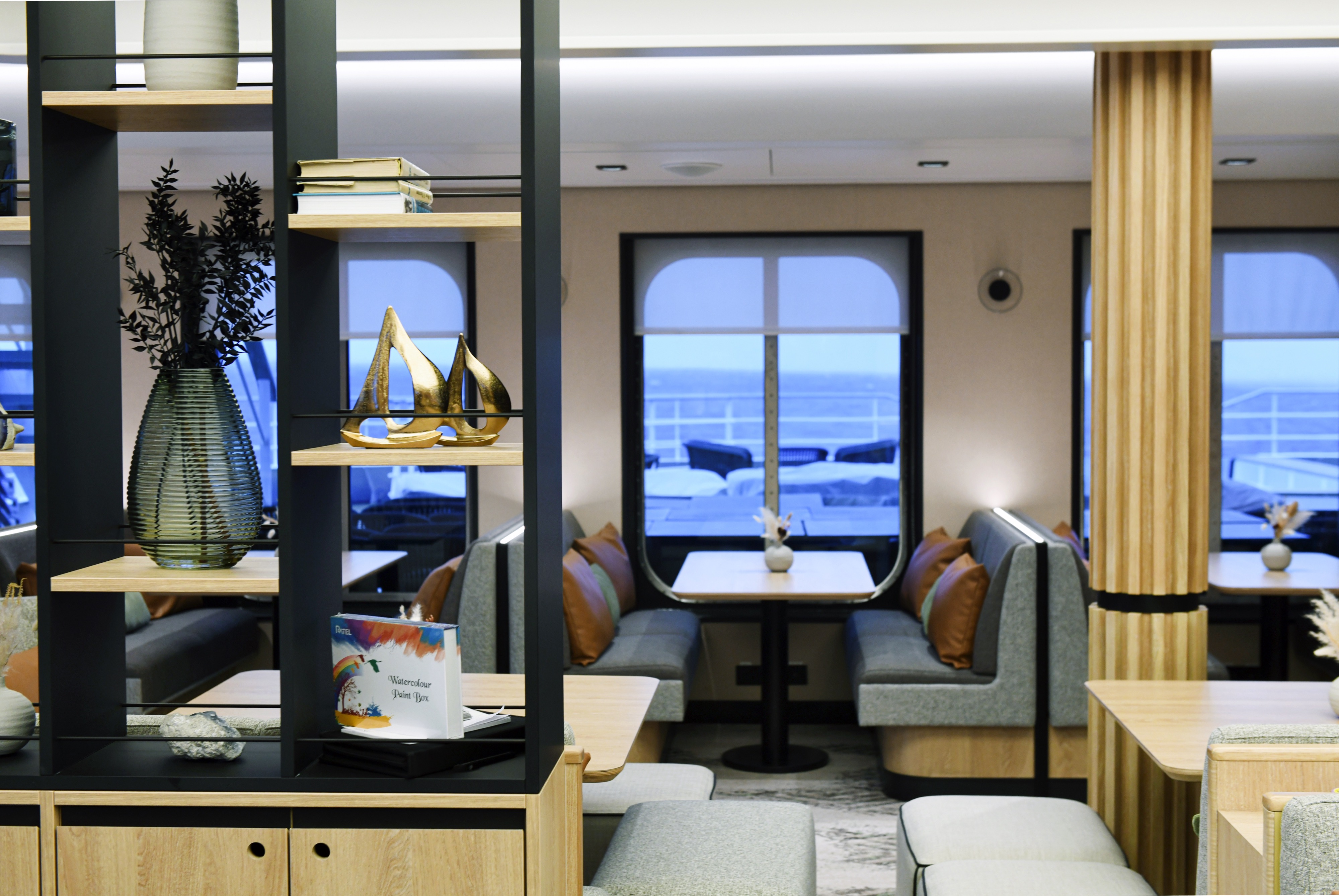 Club Lounge on SH Vega
